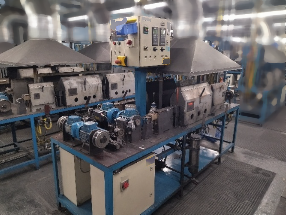 Photo Used WIRETECH FI32-42 For Sale