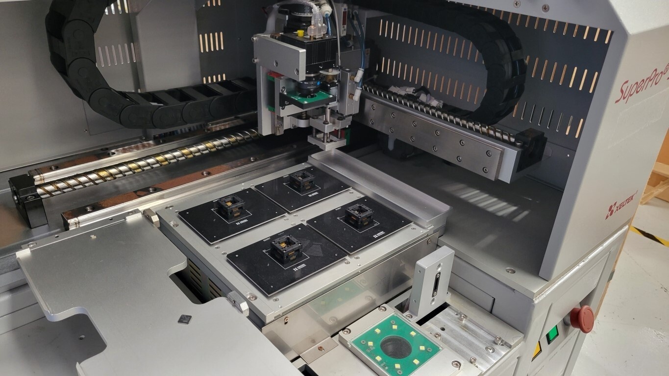 Foto Verwendet XELTEK SuperPro SB02 Zum Verkauf