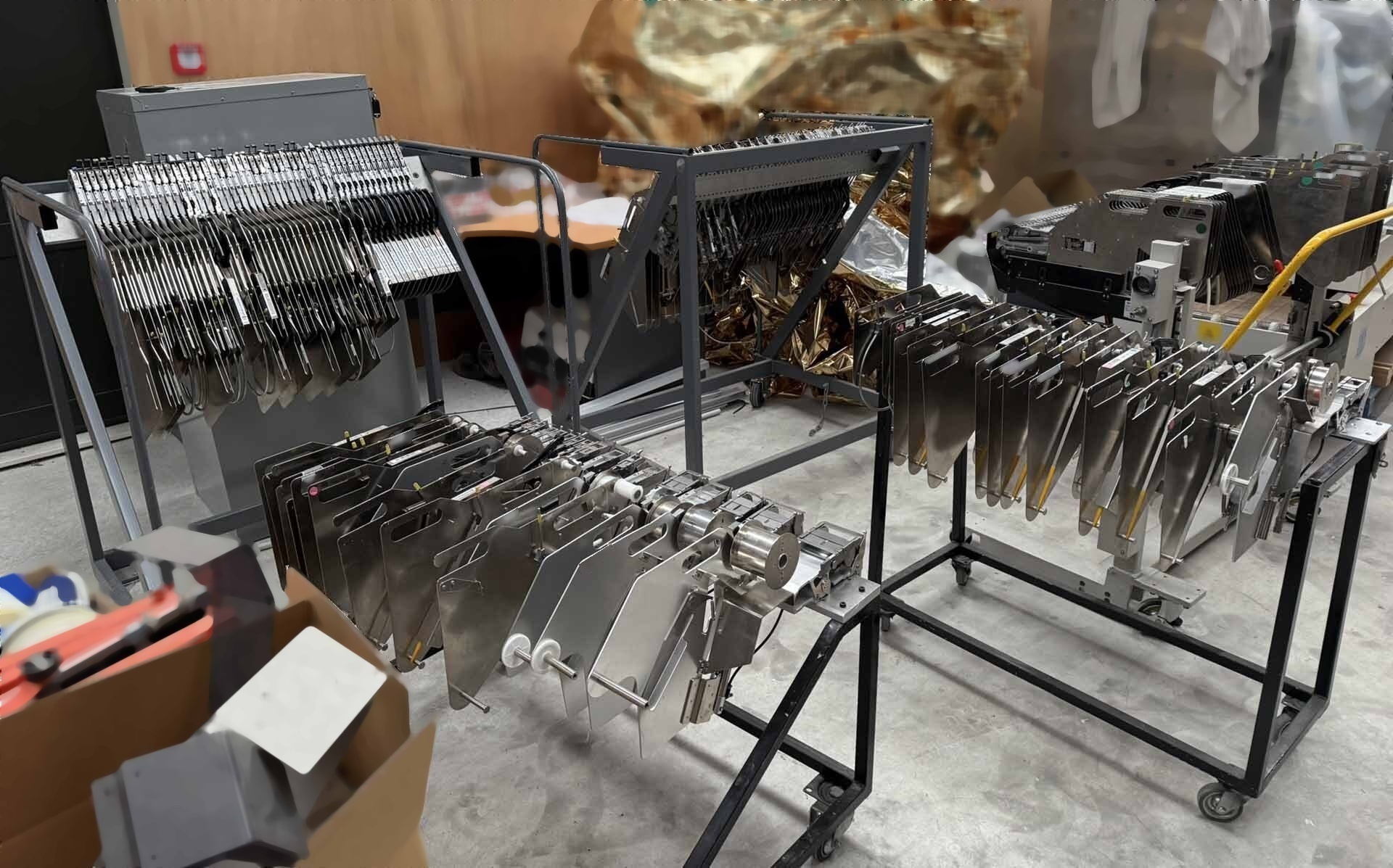 사진 사용됨 YAMAHA Lot of feeders 판매용