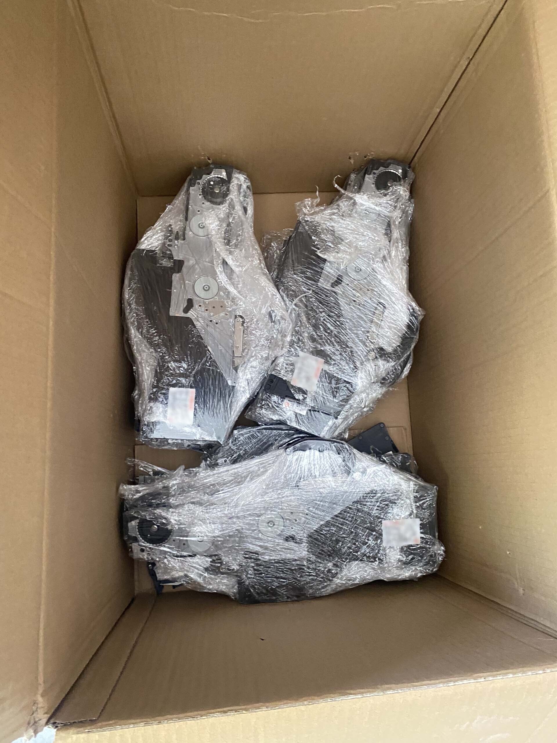 圖為 已使用的 YAMAHA Lot of feeders 待售