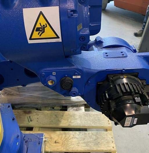 Photo Used YASKAWA / MOTOMAN GP25 For Sale