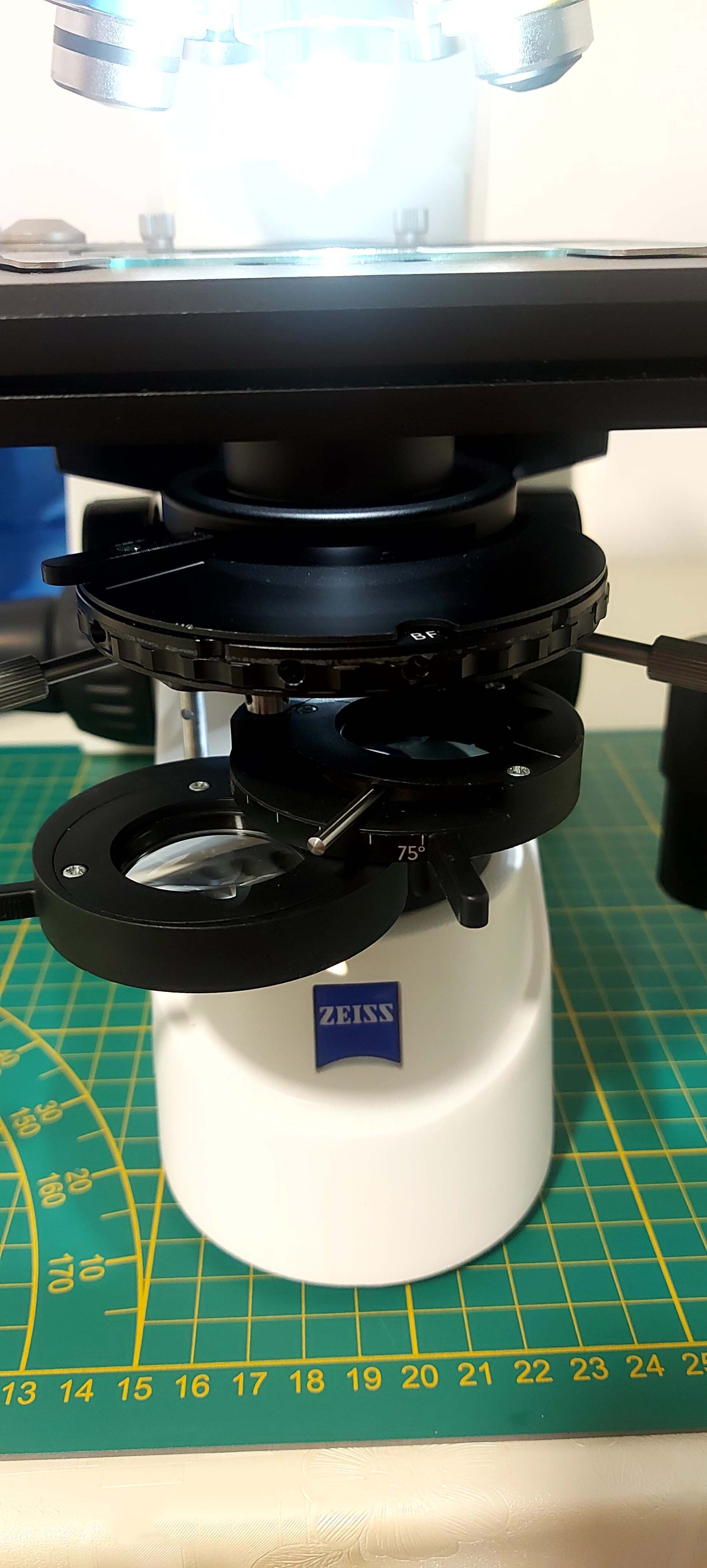 Photo Utilisé CARL ZEISS Axio lab A1 À vendre