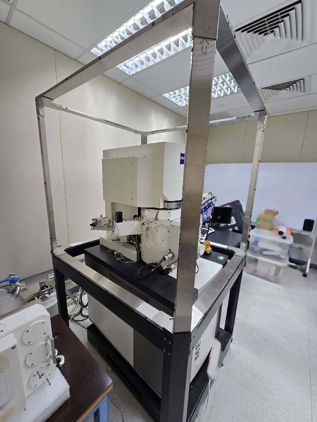 Photo Utilisé ZEISS Merlin À vendre