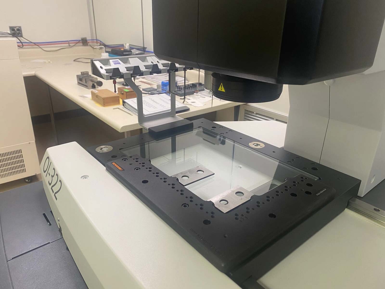 Foto Verwendet ZEISS O-Inspect 322 Zum Verkauf