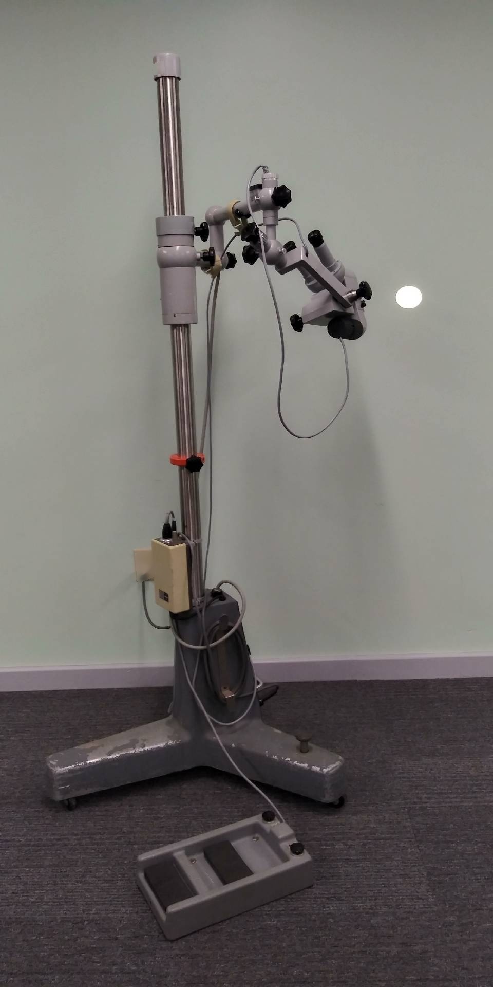 Photo Used ZEISS OPMI 6-S For Sale