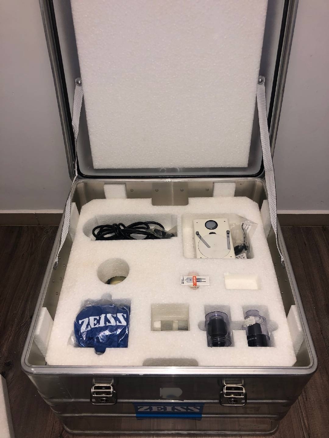 图为 已使用的 ZEISS Stemi SV11 待售