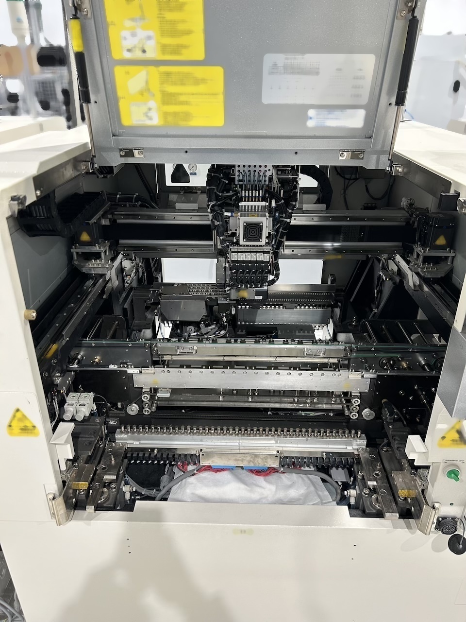 图为 已使用的 ZEVATECH / JUKI Lot of equipment 待售